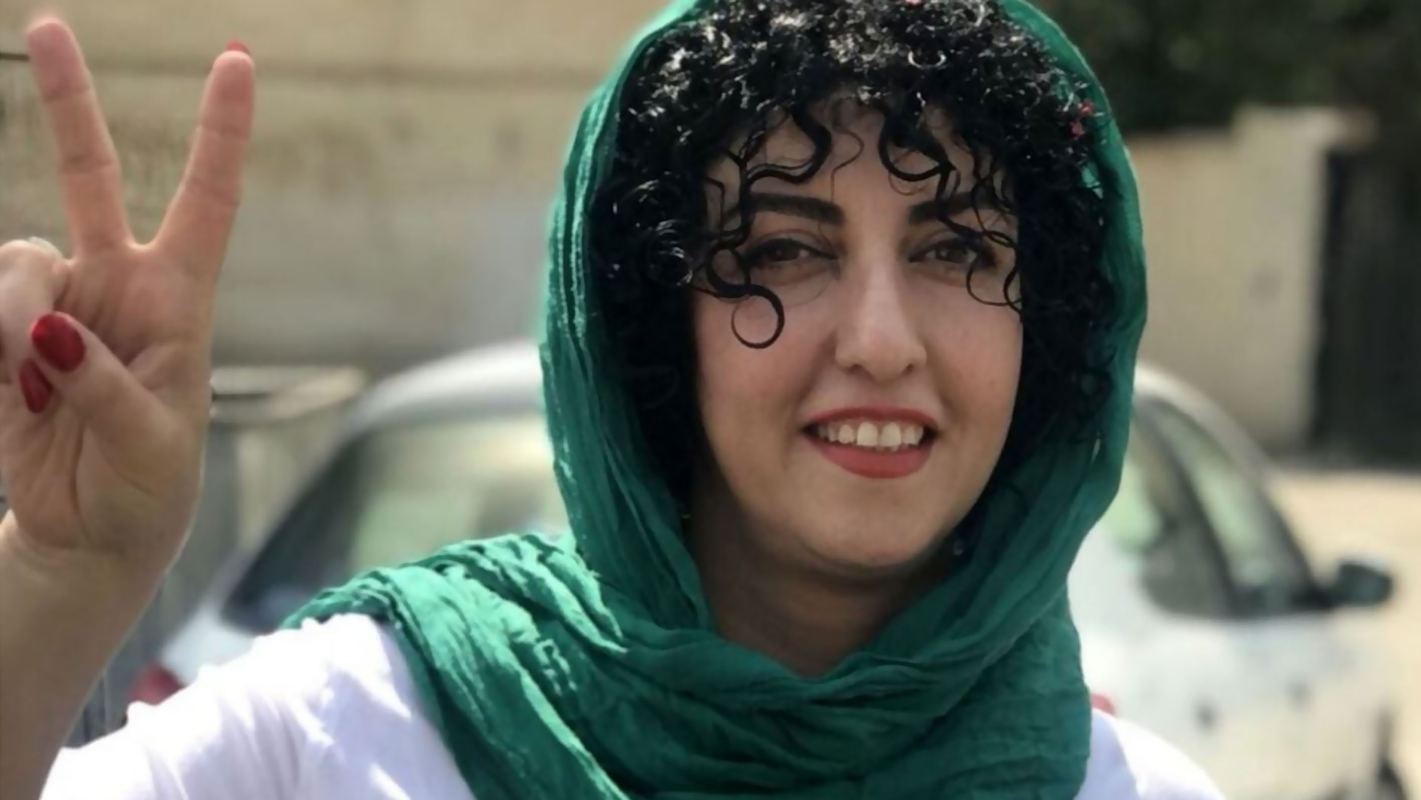 توكل كرمان تهنئ الناشطة الايرانية نرجس محمدي بنيلها جائزة نوبل للسلام