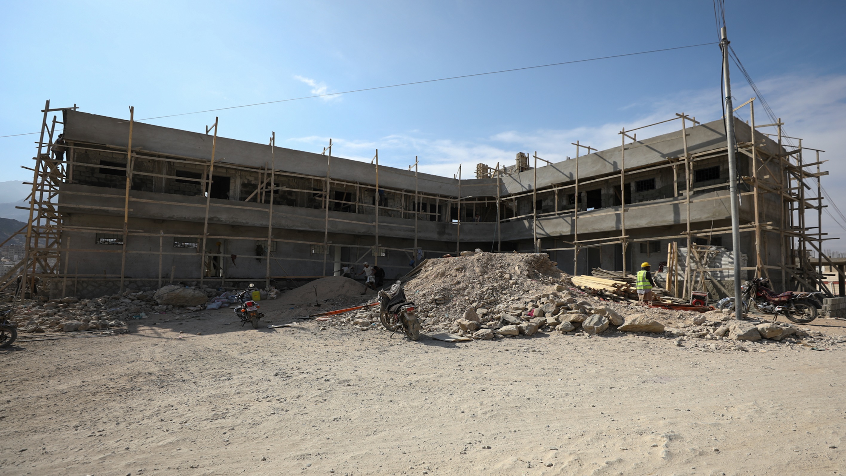 مؤسسة توكل كرمان تعلن عن بناء مجمع تعليمي بمديرية المظفر في تعز بكلفة 700 مليون ريال