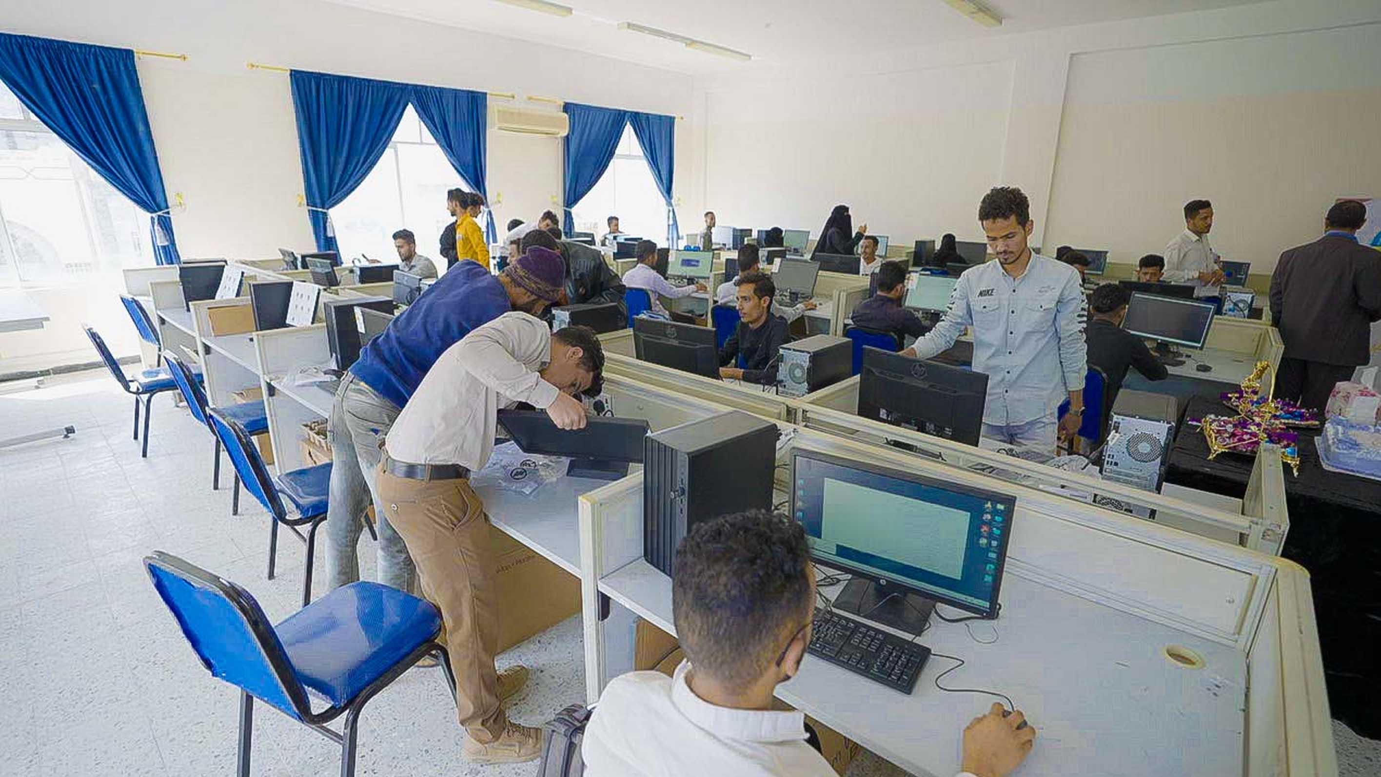 Tawakkol Karman Foundation fulfills its promise with new computer lab at Taiz University