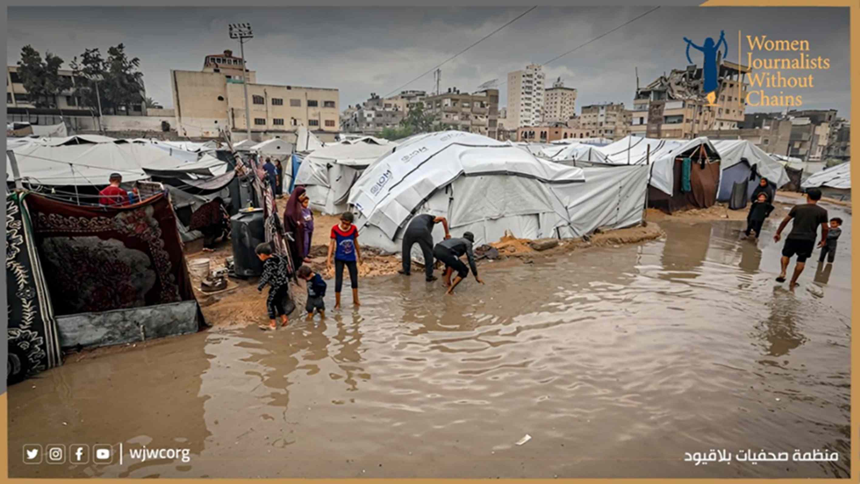 غزة: الشتاء يهدد حياة النازحين والاحتلال مستمر بمنع دخول الخيام